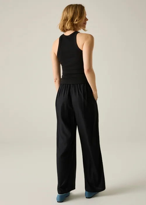 Regatta Black Elbrie Lightweight Trousers - 10 Image 3