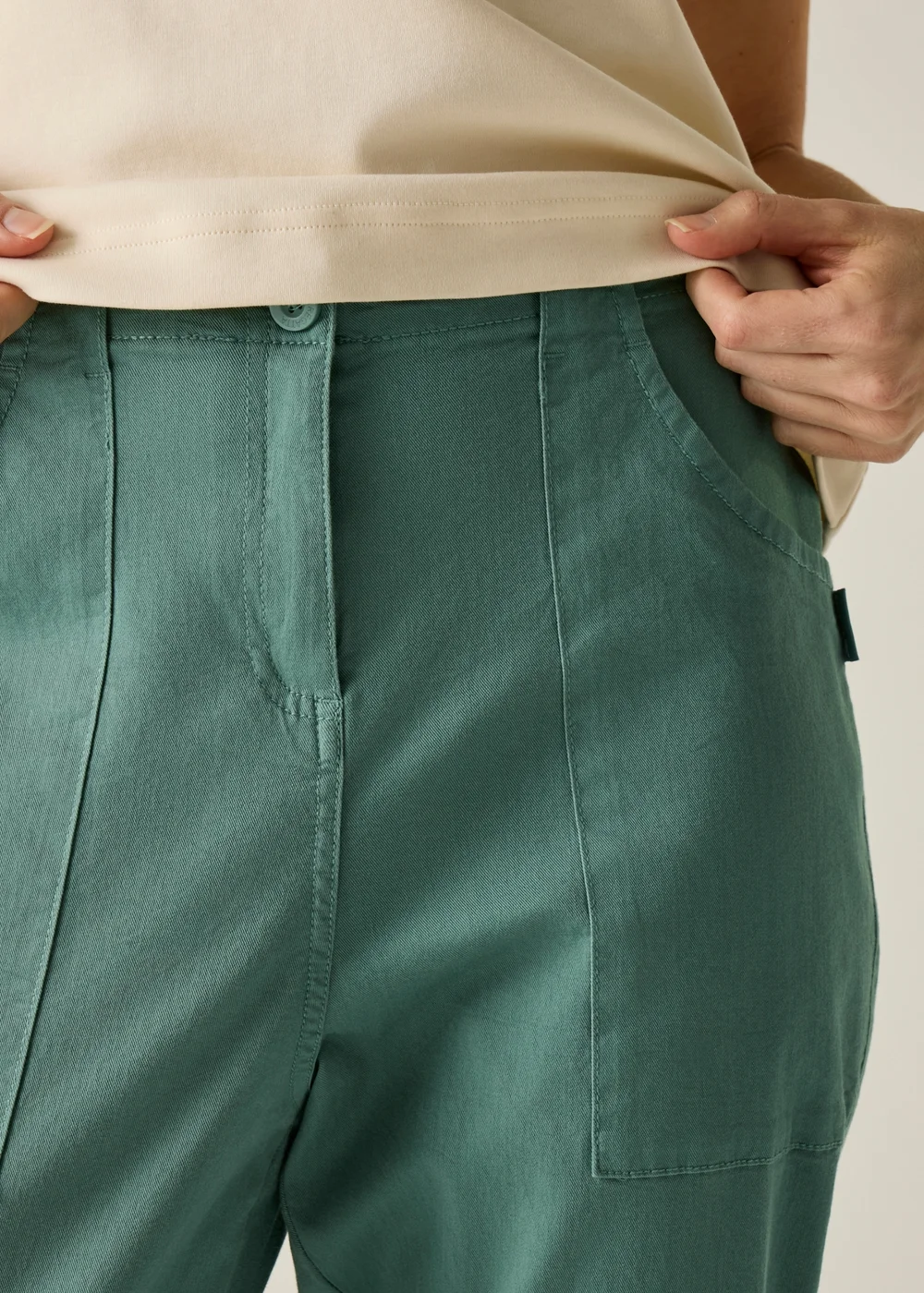 Regatta Ivy Moss Shorebella Capri Trousers - 14 Image 5