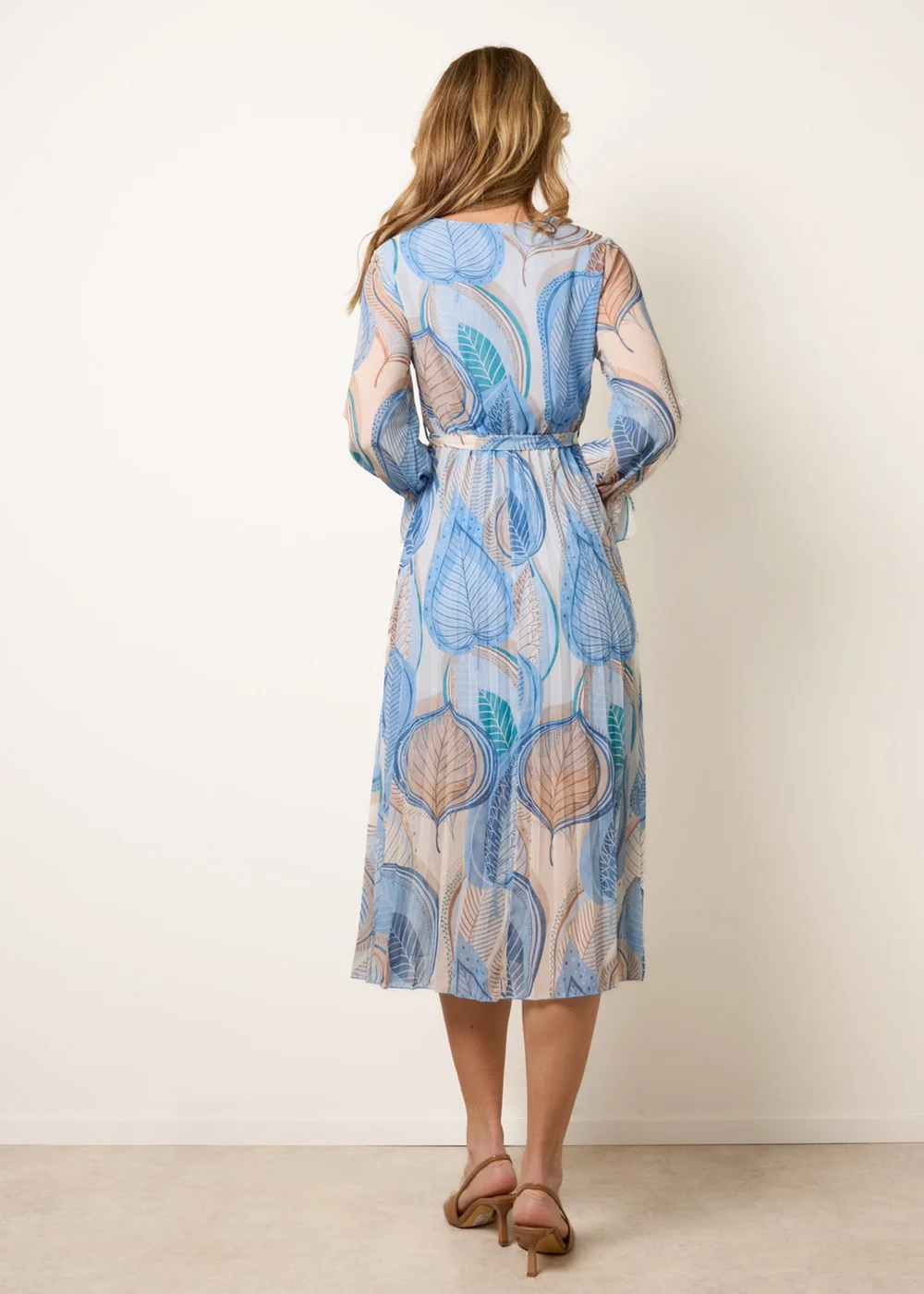 Blue Vanilla Blue Crossover Pleated Dress - M Image 4