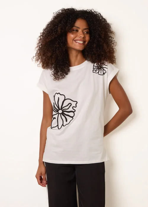Blue Vanilla Ivory T-Shirt With Big Floral Embroidery - M/L Image 1