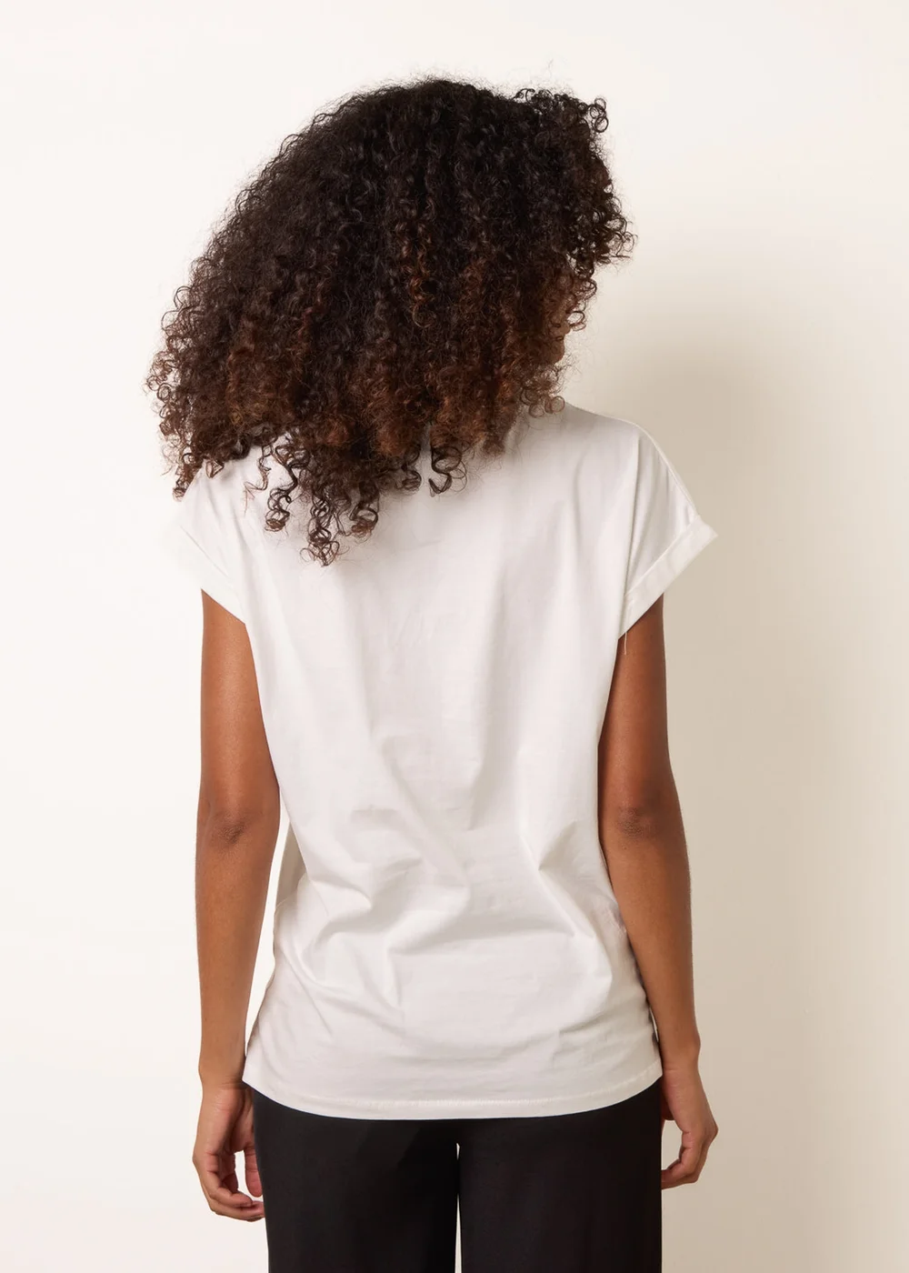 Blue Vanilla Ivory T-Shirt With Big Floral Embroidery - M/L Image 4