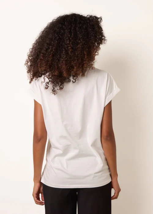 Blue Vanilla Ivory T-Shirt With Big Floral Embroidery - M/L Image 4