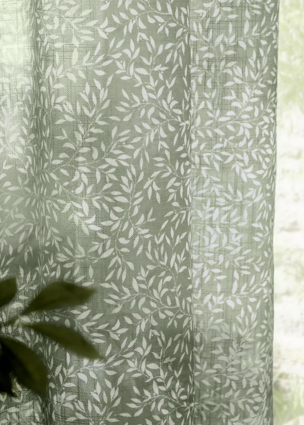 Yard Perrie Leaf Sheer Forest Woven Panel - S Image 5