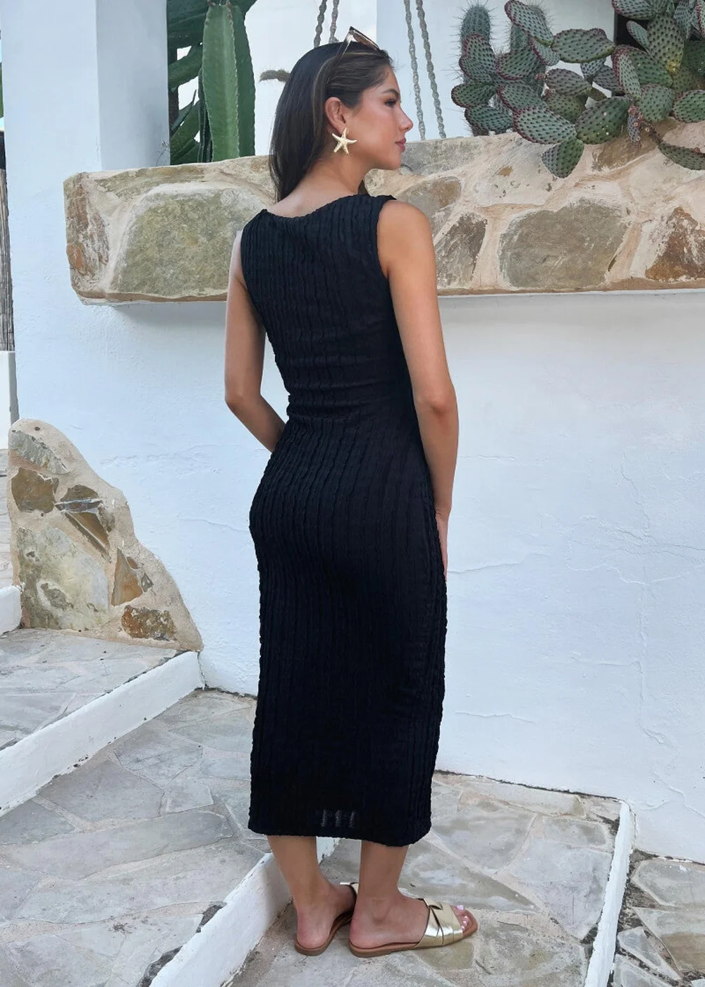 AX Paris Black Textured Asymmetric Neckline Bodycon Midi Dress - 16 Image 5