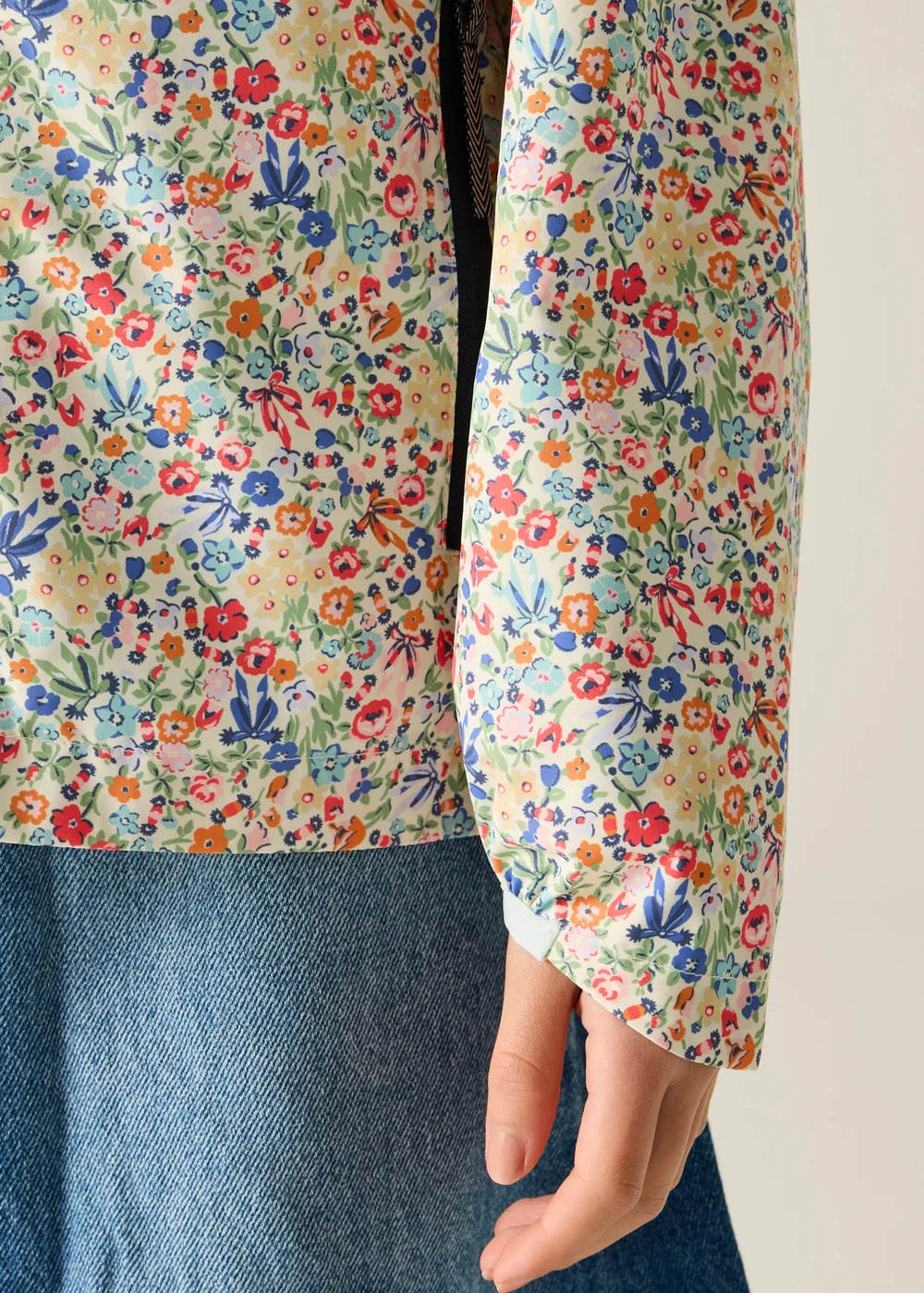 Regatta Lightweight Cath Kidston Waterproof Shell Jacket Cream Harmony Ditsy (Age 3-13 Years) - 5-6 Yrs Image 5