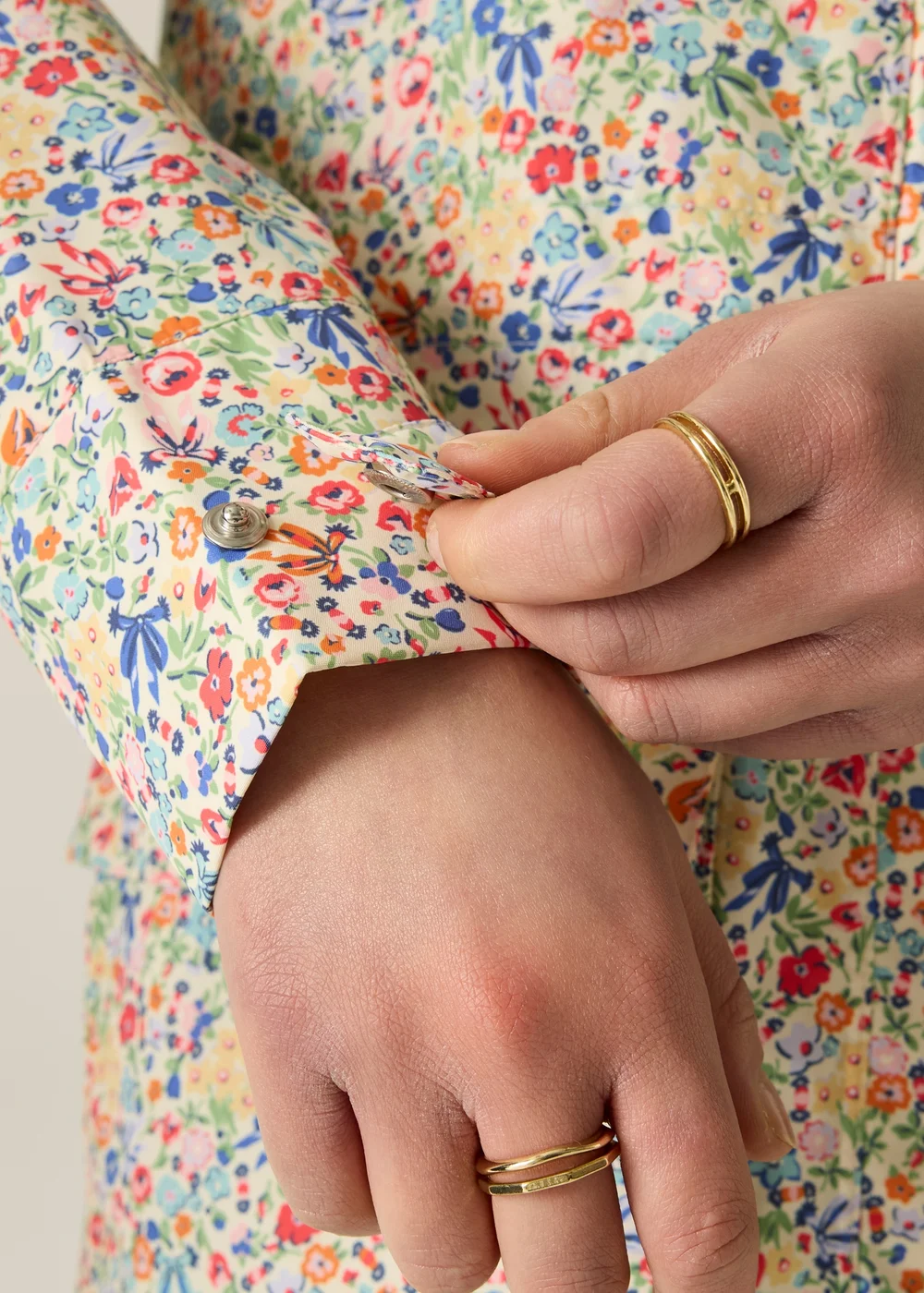 Regatta Long Cath Kidston Waterproof Shell Jacket Cream Harmony Ditsy - 12 Image 5