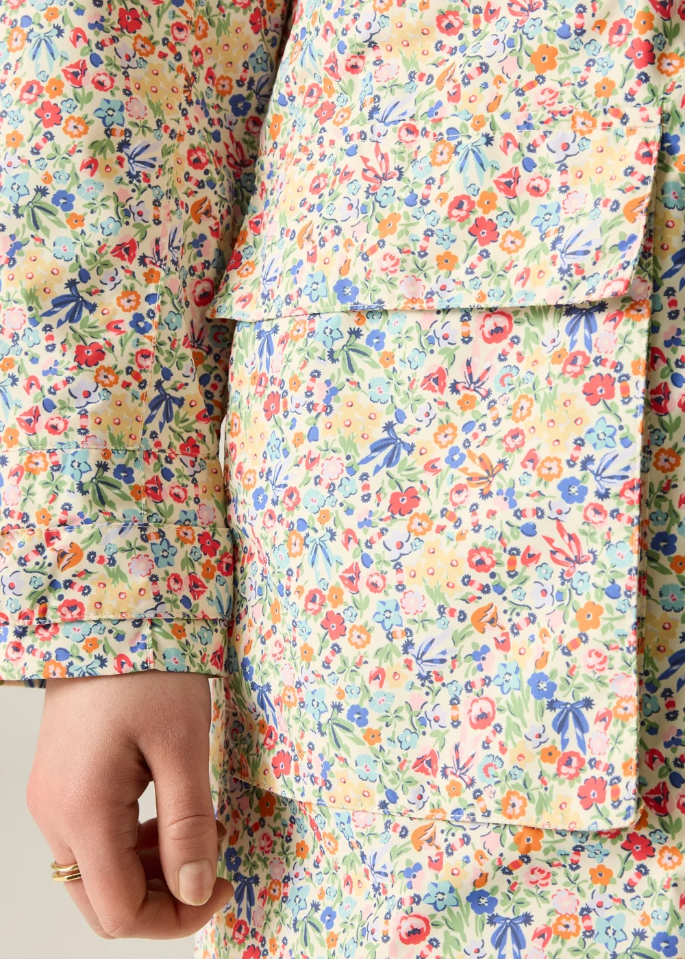 Regatta Long Cath Kidston Waterproof Shell Jacket Cream Harmony Ditsy - 12 Image 4