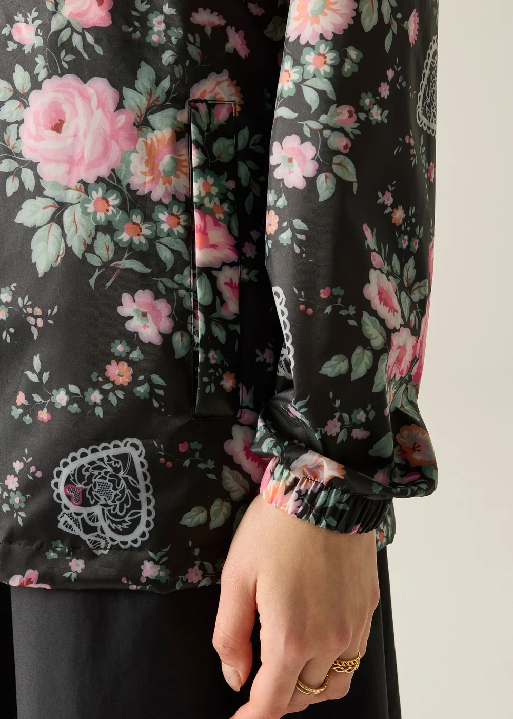 Regatta Waterproof Cath Kidston Pack It Jacket Black Hackney Rose - 8 Image 6