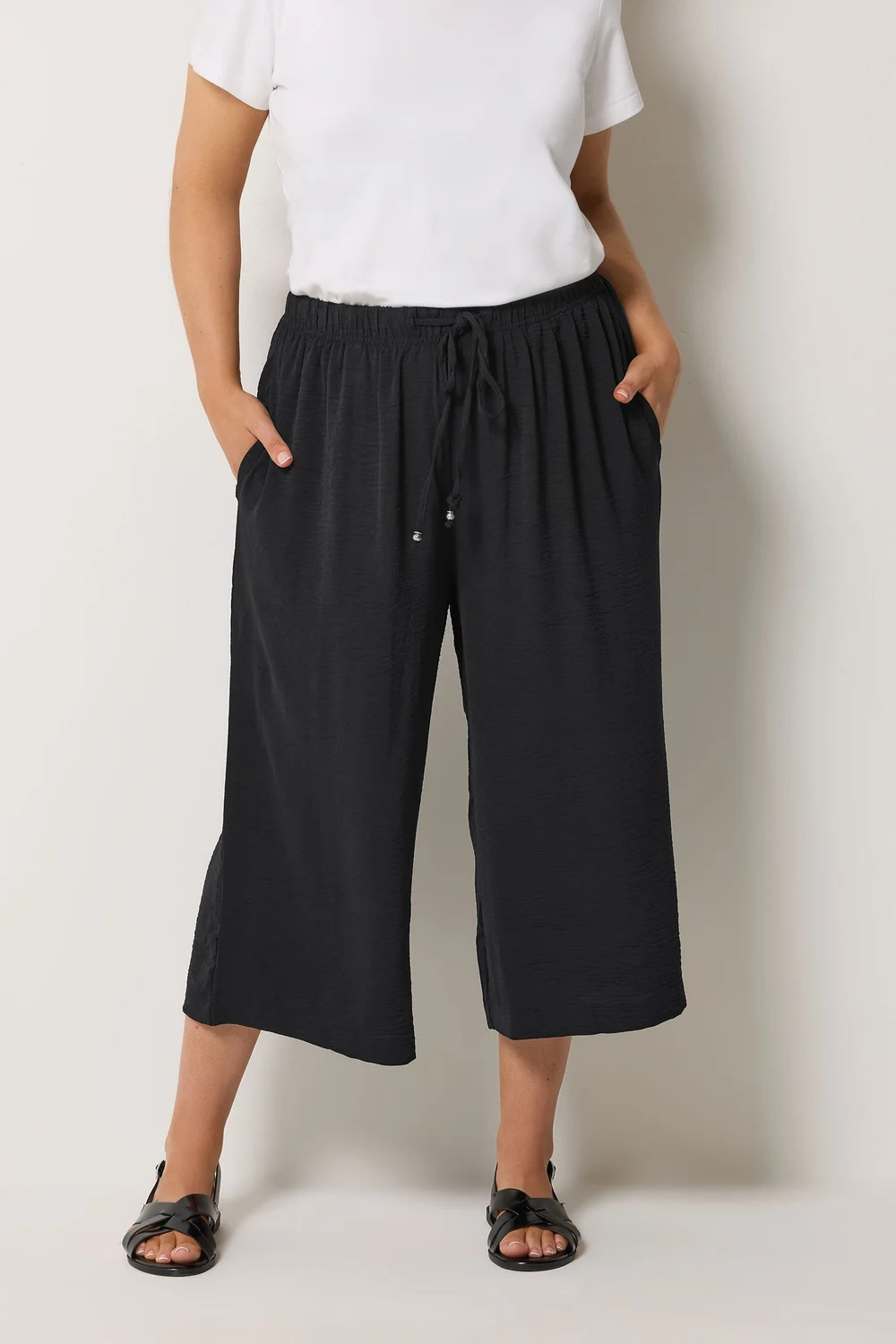 Yours Curve Black Cropped Twill Culottes - 26-28 Image 1