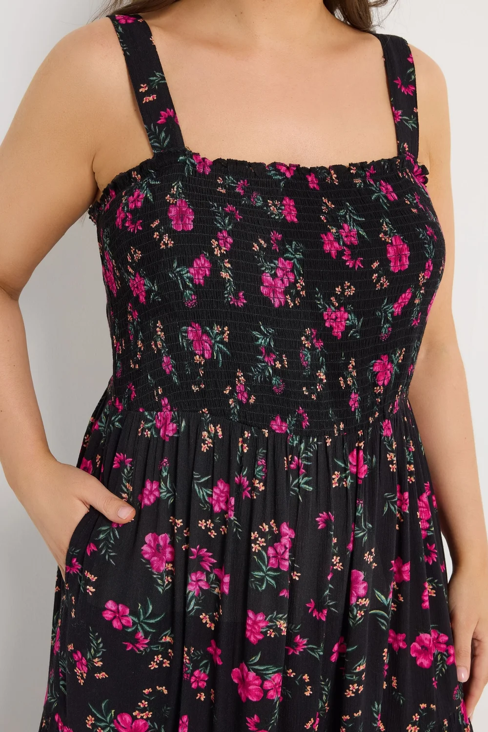 Yours Curve Black Floral Dress - 20 Image 4