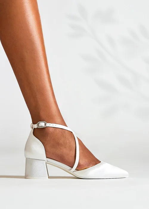 Linzi Faith Bridal Ivory Satin Low Court Heels - Size 5 Image 1