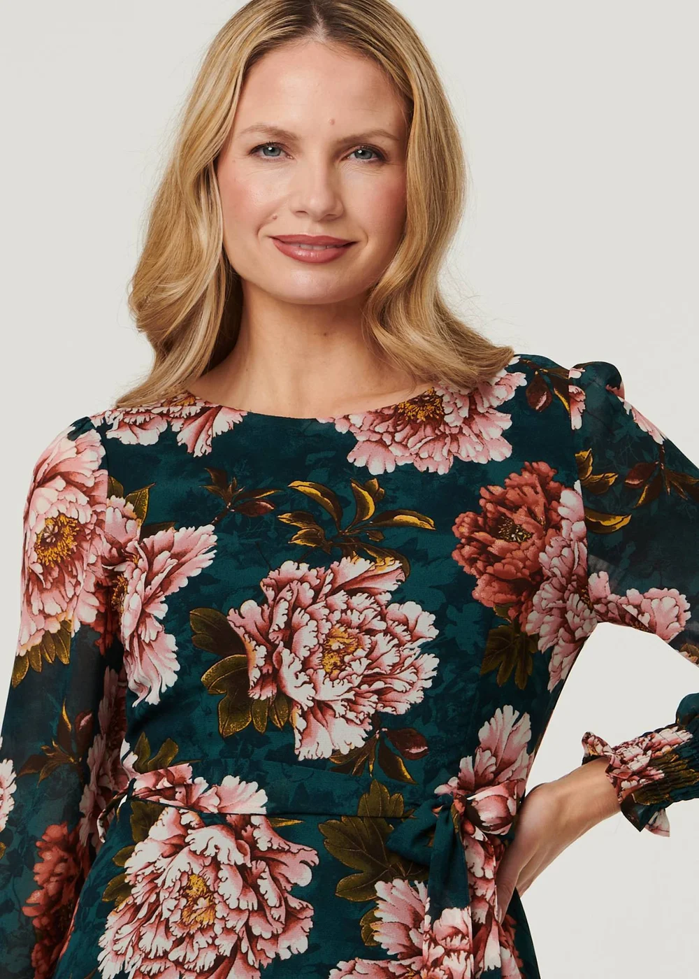 Izabel London Green Floral Long Sleeve Layered Maxi Dress - 10 Image 3