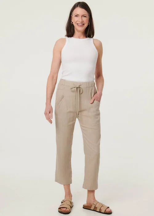Izabel London Cream Drawstring Tie Front Relaxed Trousers - 12 Image 4