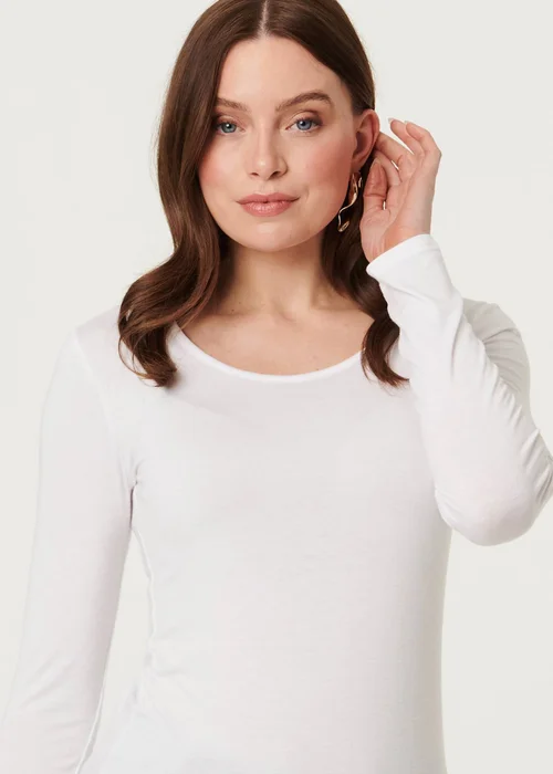 Izabel London White Long Sleeve Slim Scoop Neck Top - 18 Image 3