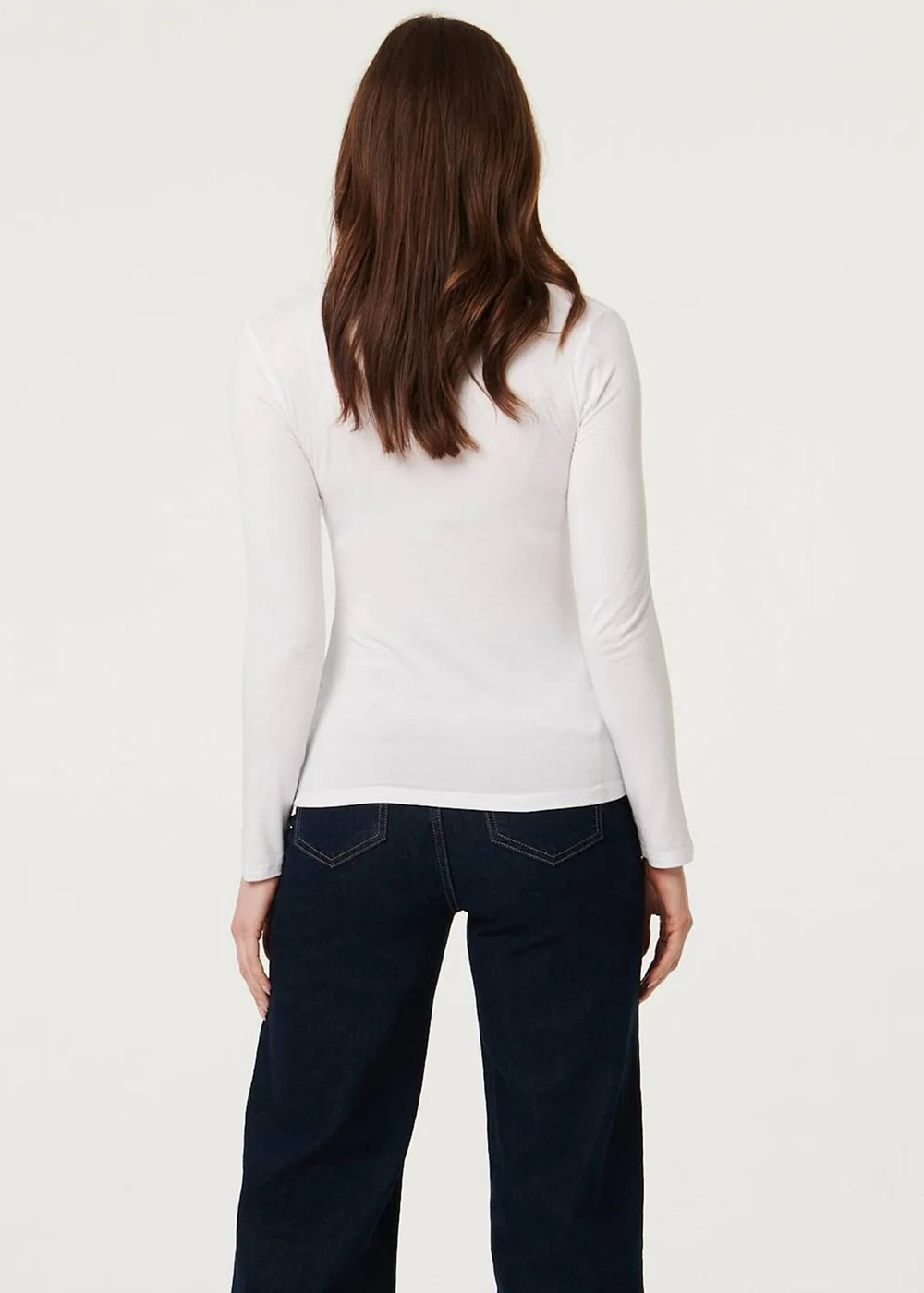 Izabel London White Long Sleeve Slim Scoop Neck Top - 18 Image 2
