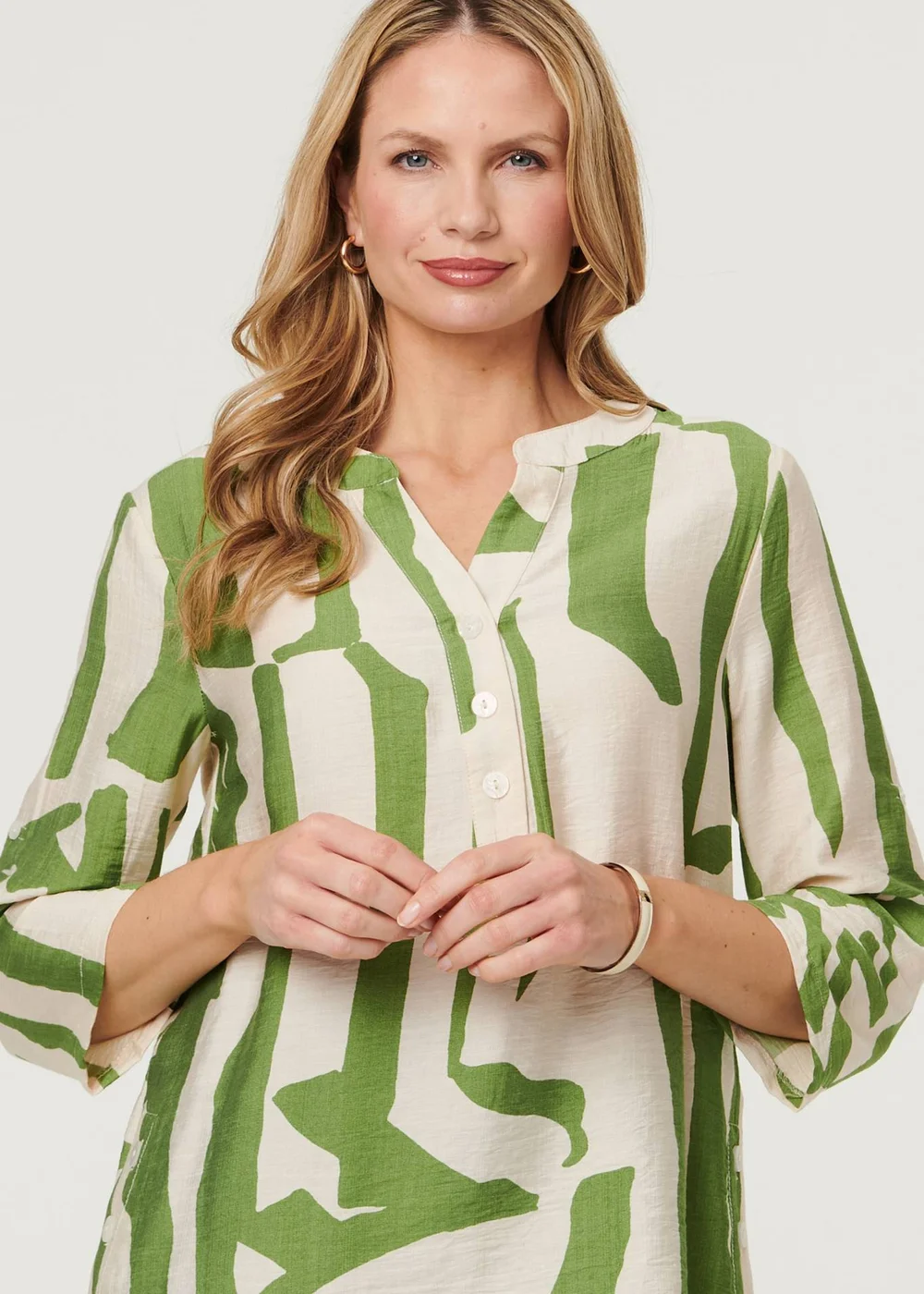 Izabel London Green Abstract 3/4 Sleeve Relaxed Tunic Blouse - 10 Image 3