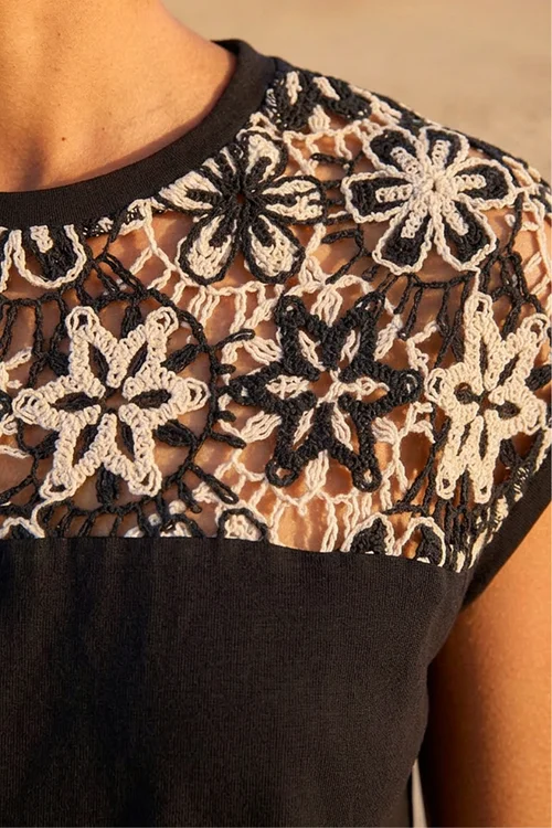 Dusk Black Cotton Floral Crochet T-Shirt - 10 Image 4