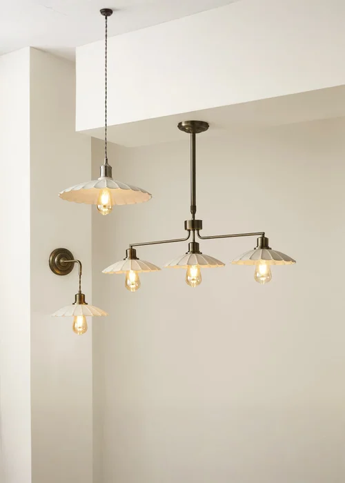 ValueLights Holborn Scallop Adjustable Wall Light - One Size Image 4