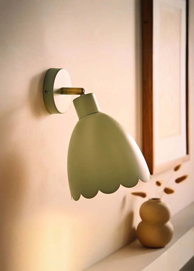 ValueLights Millie Sage Green Flower Scallop Wall Light