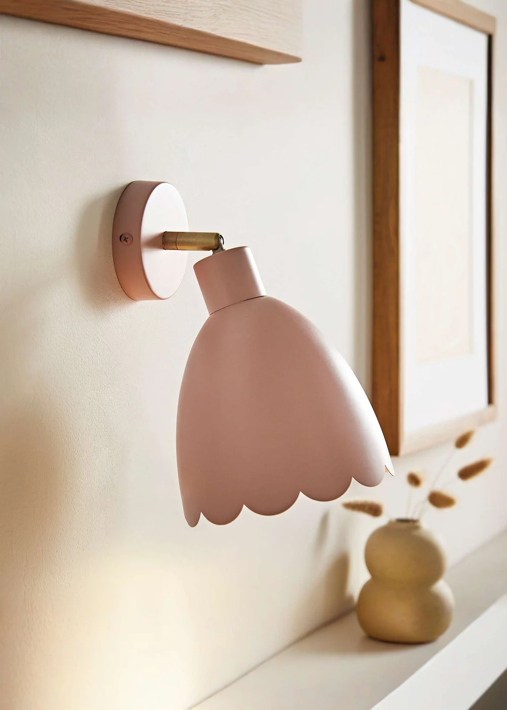 ValueLights Millie Pink Flower Scallop Wall Light - One Size Image 1