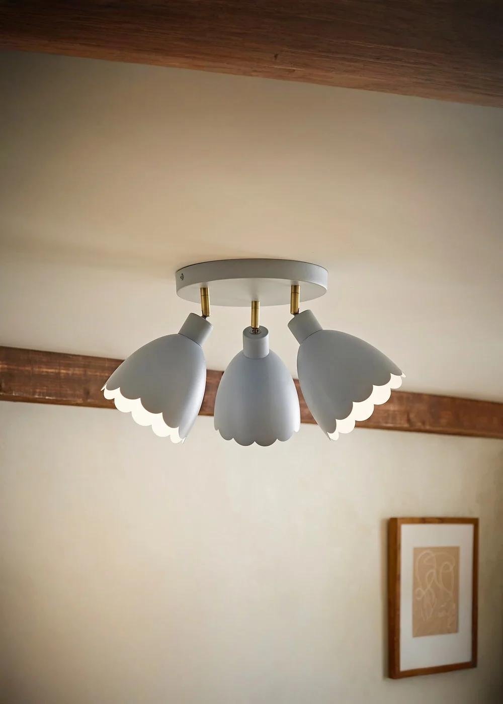 ValueLights Millie Blue Flower Scallop 3 Way Spotlight - One Size Image 1