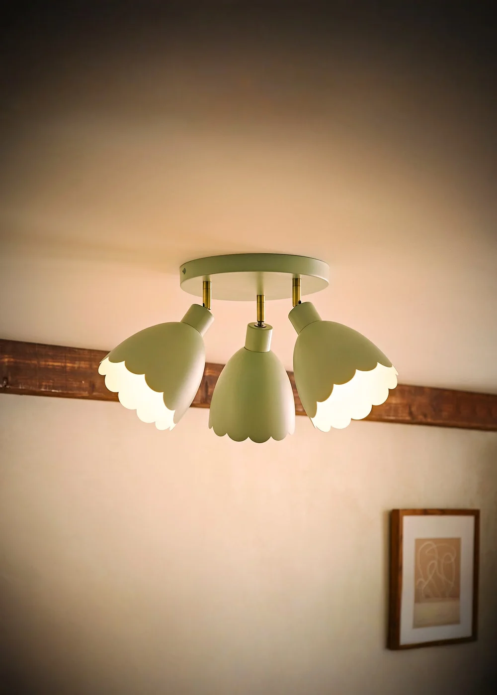 ValueLights Millie Sage Green Flower Scallop 3 Way Spotlight - One Size Image 2