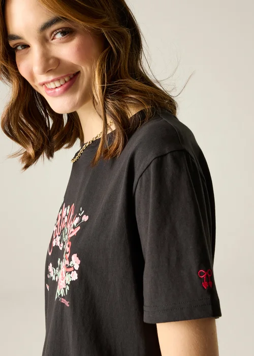 Regatta Oversized Cath Kidston T-Shirt Black - 12 Image 5