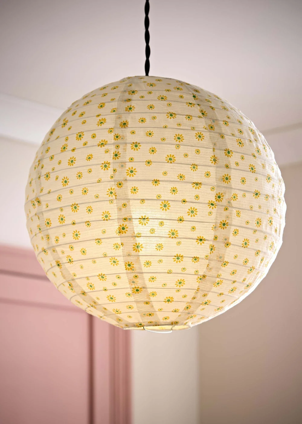ValueLights Annie Ditsy Floral Fabric Ball Shade - One Size Image 1