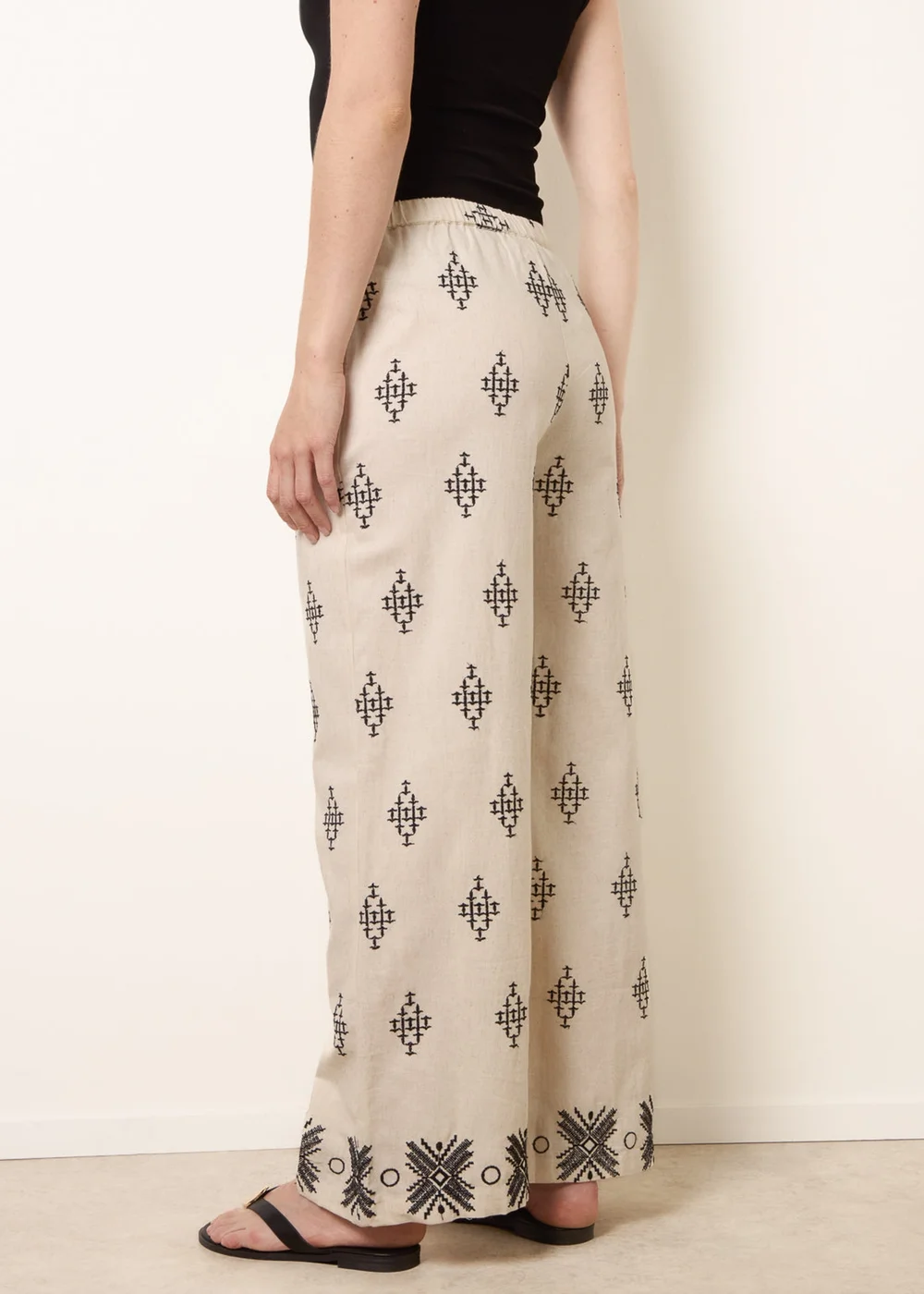 Blue Vanilla Stone Embroidered Trousers - M Image 4