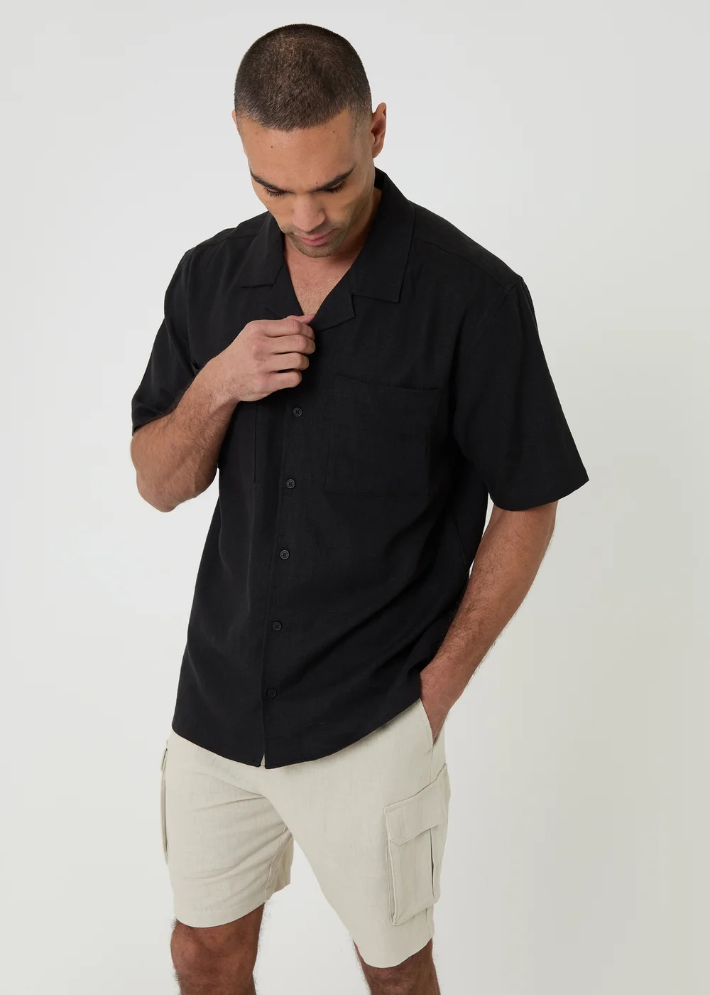 Threadbare Stone Linen Blend Cargo Shorts - L Image 3