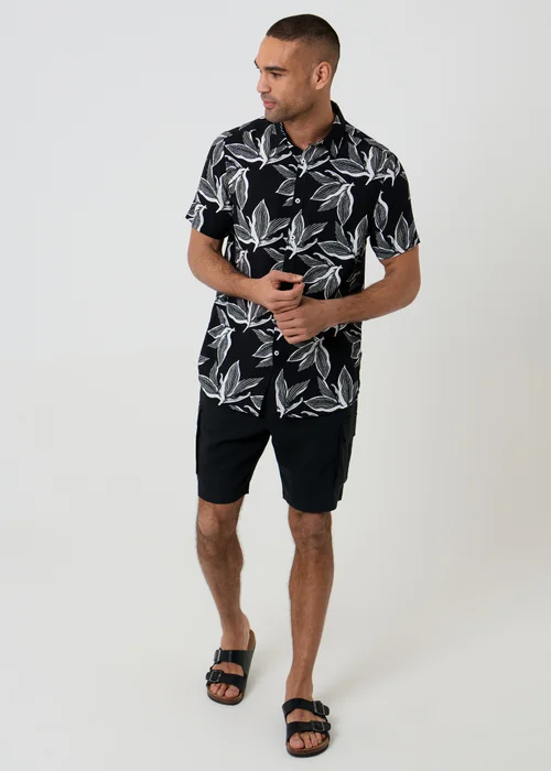 Threadbare Black Leaf Print Short Sleeve Shirt - XL Image 3