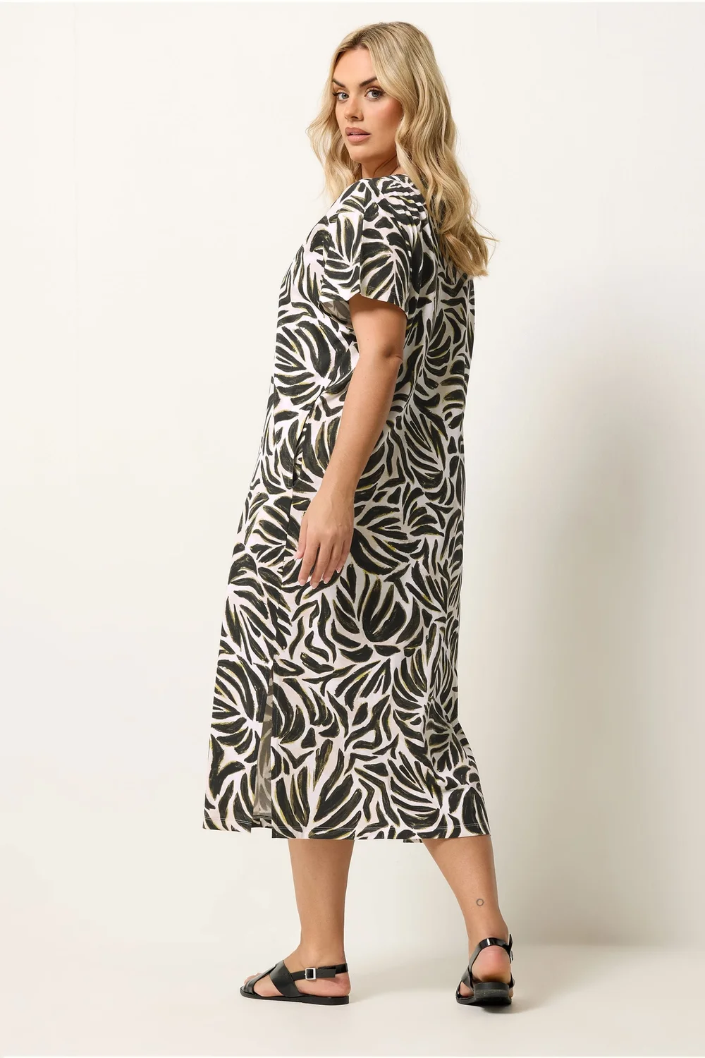 Yours Curve Natural Brown & Green Leaf Print Dress - 22-24 Image 3