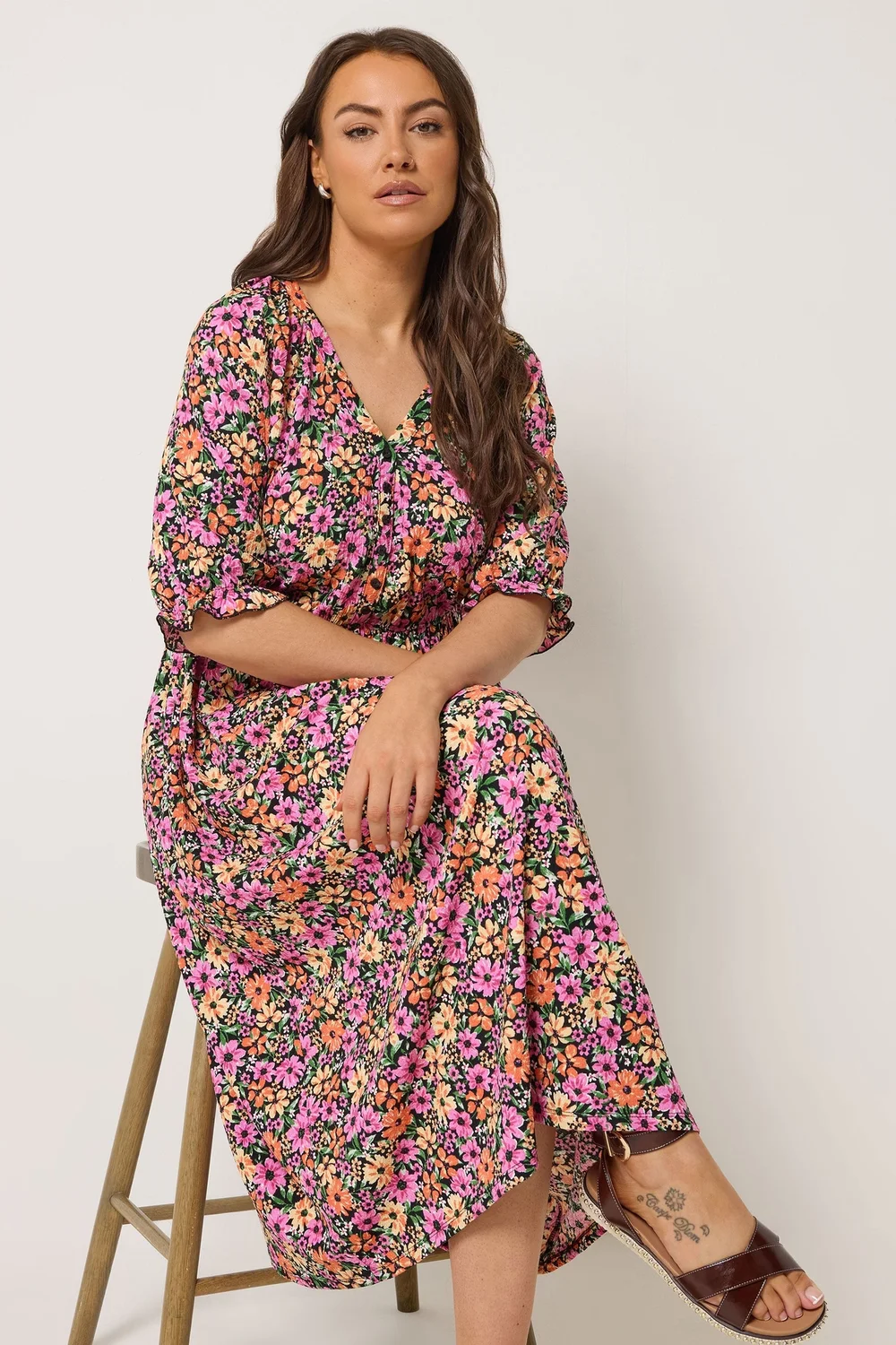 Yours Curve Black Floral Raglan Sleeve Dress - 22-24 Image 2