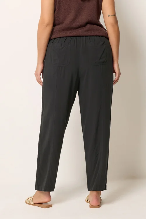 Yours Curve Black Chambray Barrel Trousers - 30-32 Image 3