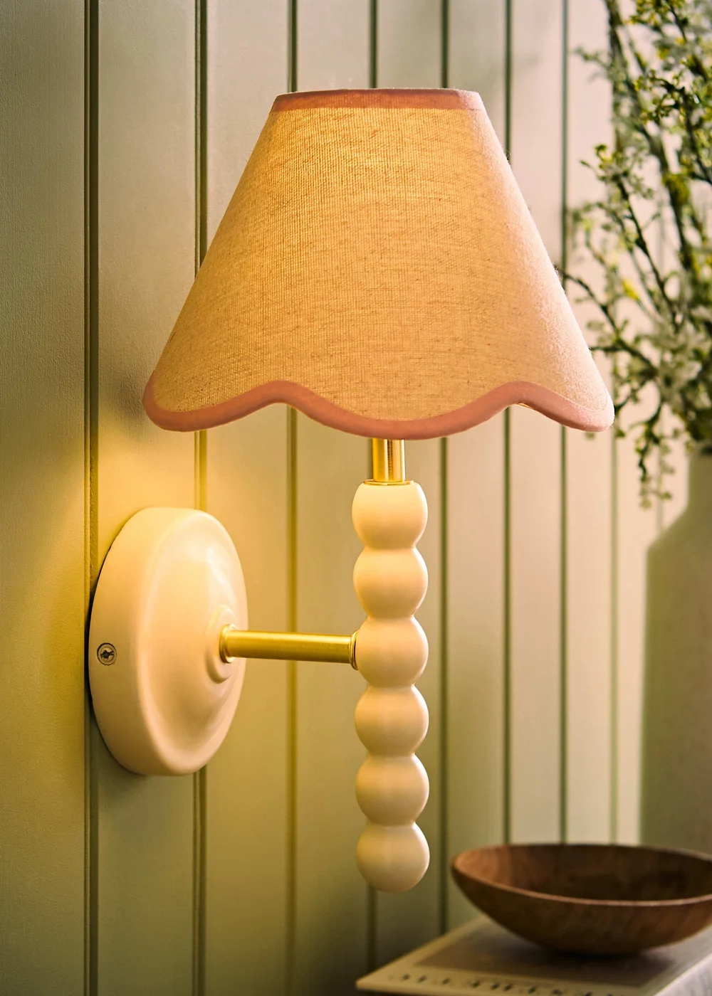 ValueLights Bobble Cream Wall Light with Pink Trim Scallop Shade - One Size Image 1