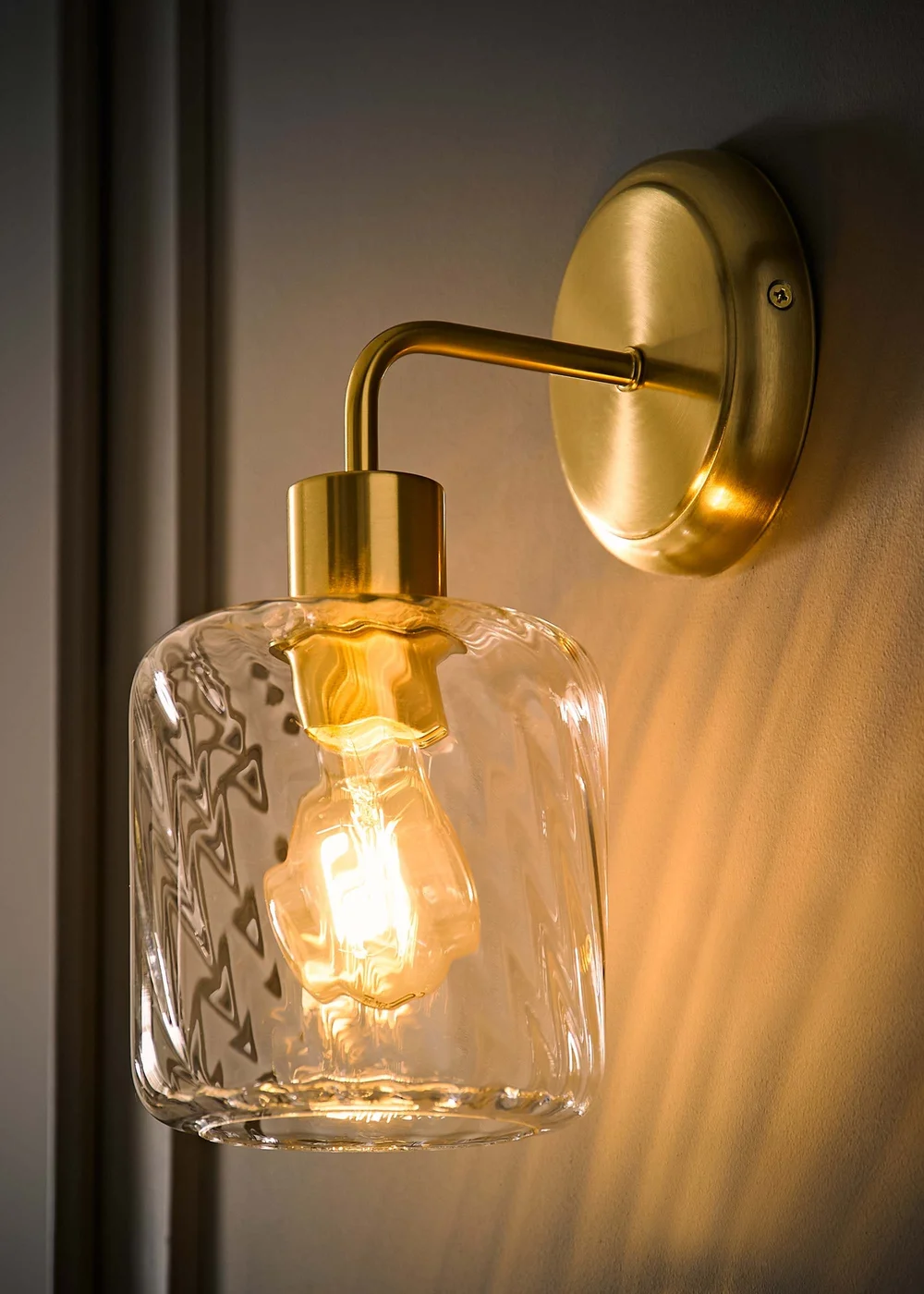 ValueLights Emery Clear Swirl Brushed Gold Wall Light - One Size Image 2