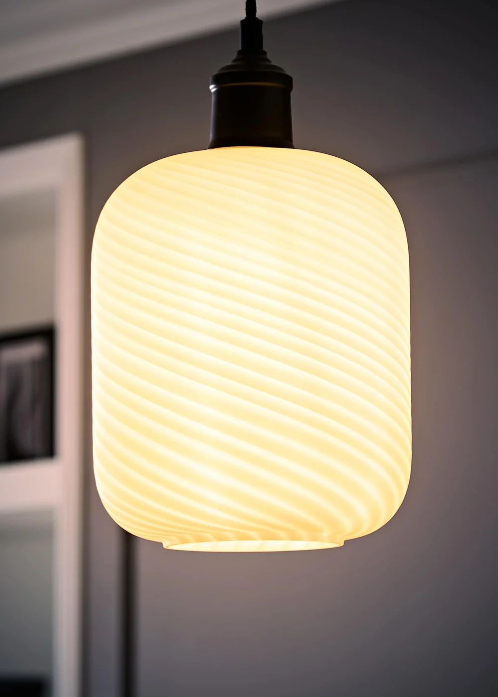 ValueLights Emery Frosted Oval Swirl Glass Shade - One Size Image 2