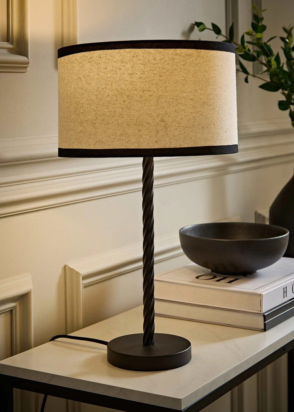 ValueLights Maura Twist Black Table Lamp with Trim Shade - One Size Image 1