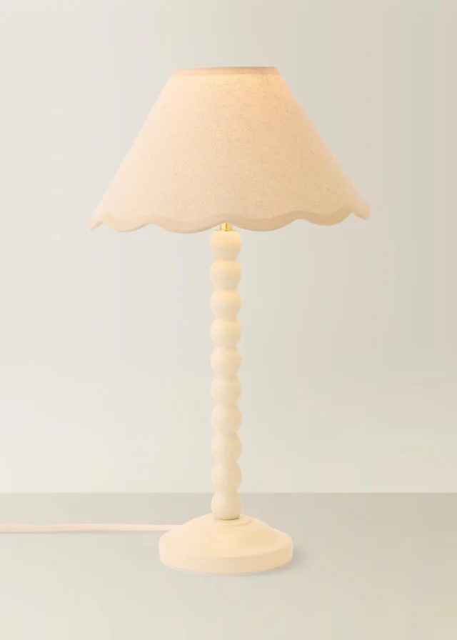 ValueLights Bobble Cream Table Lamp with Natural Trim Scallop Shade