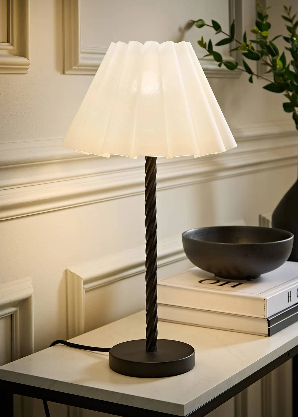 ValueLights Maura Twist Black Table Lamp with White Pleated Shade - One Size Image 1