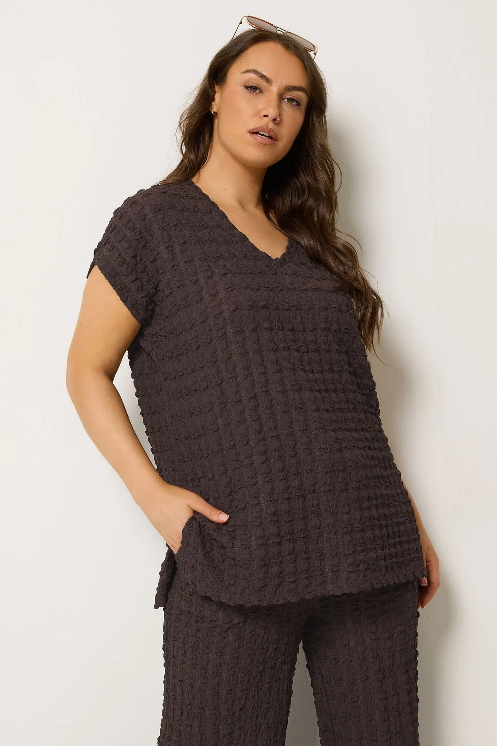 Yours Curve Brown Bubble Textured Top & Trousers Set - 26-28 Image 2