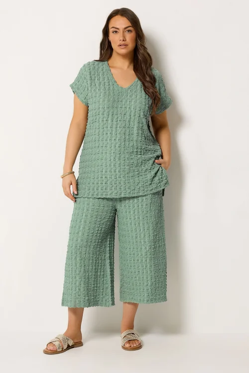 Yours Curve Sage Green Bubble Textured T-Shirt - 26-28 Image 2