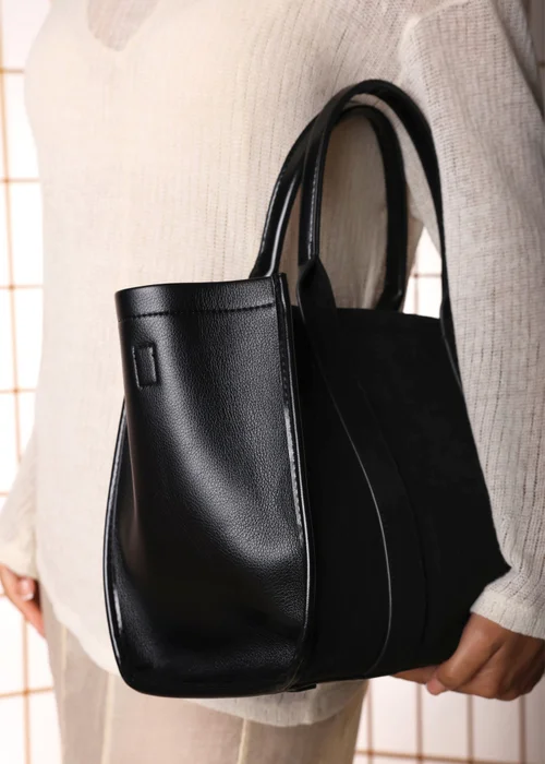 Where's That From Black Quarry Tote Bag With Cross Body Strap - One Size Image 6