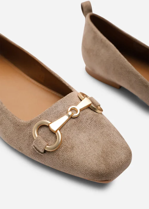 Where's That From Camel Lauren Suede Wide Ballet Flats With Front Buckle Detail - Size 5 Image 5