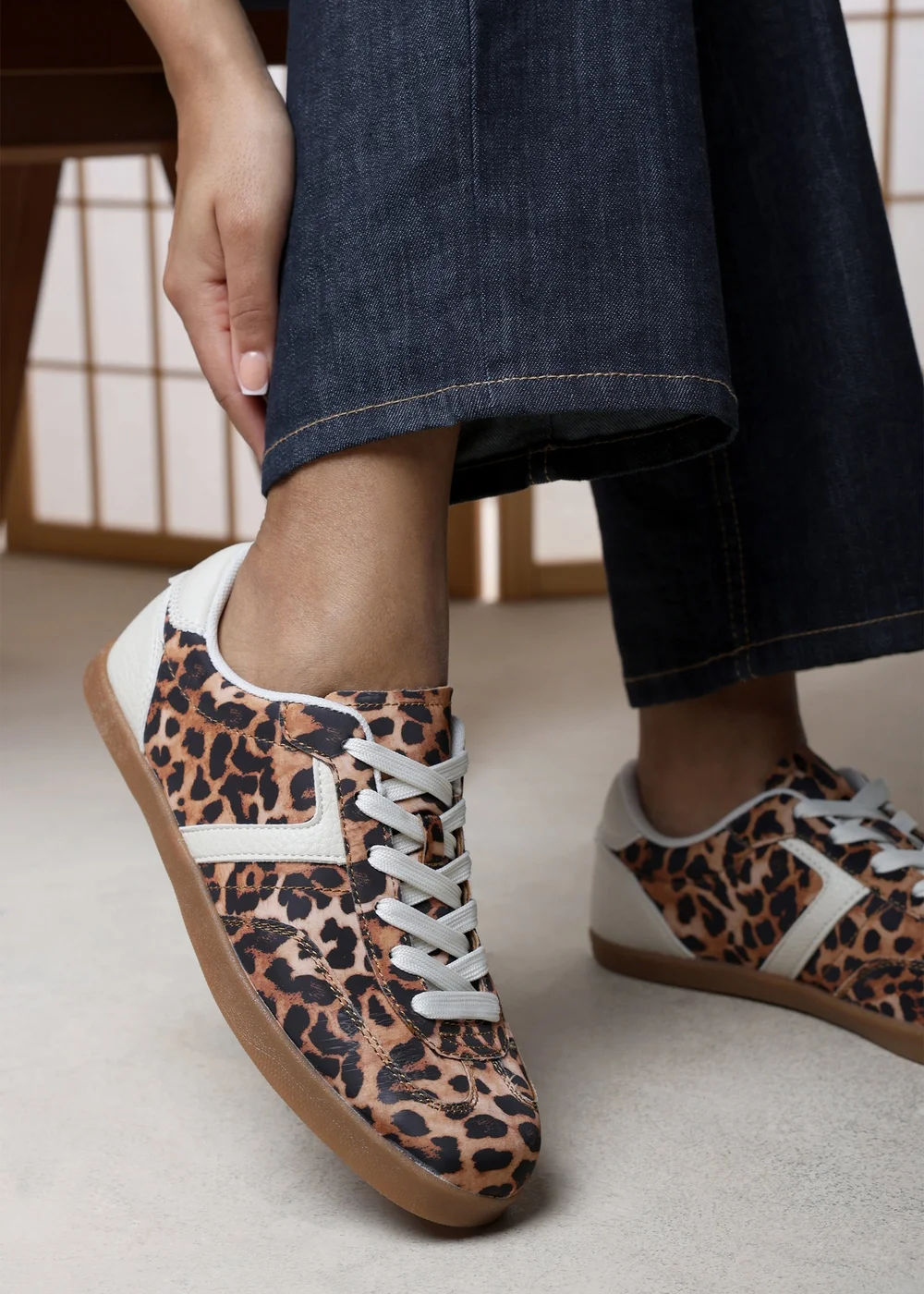 Where's That From Ensley Brown Leo Low Profile Panel Detailed Trainer - Size 6 Image 1