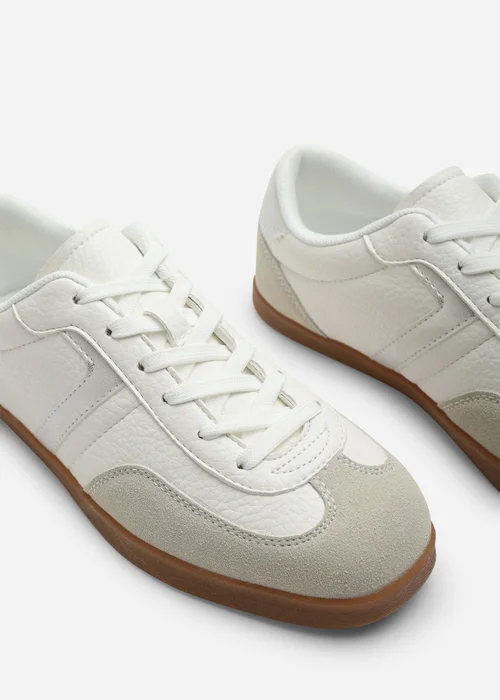 Where's That From Ensley White Silver Low Profile Panel Detailed Trainer - Size 7 Image 5