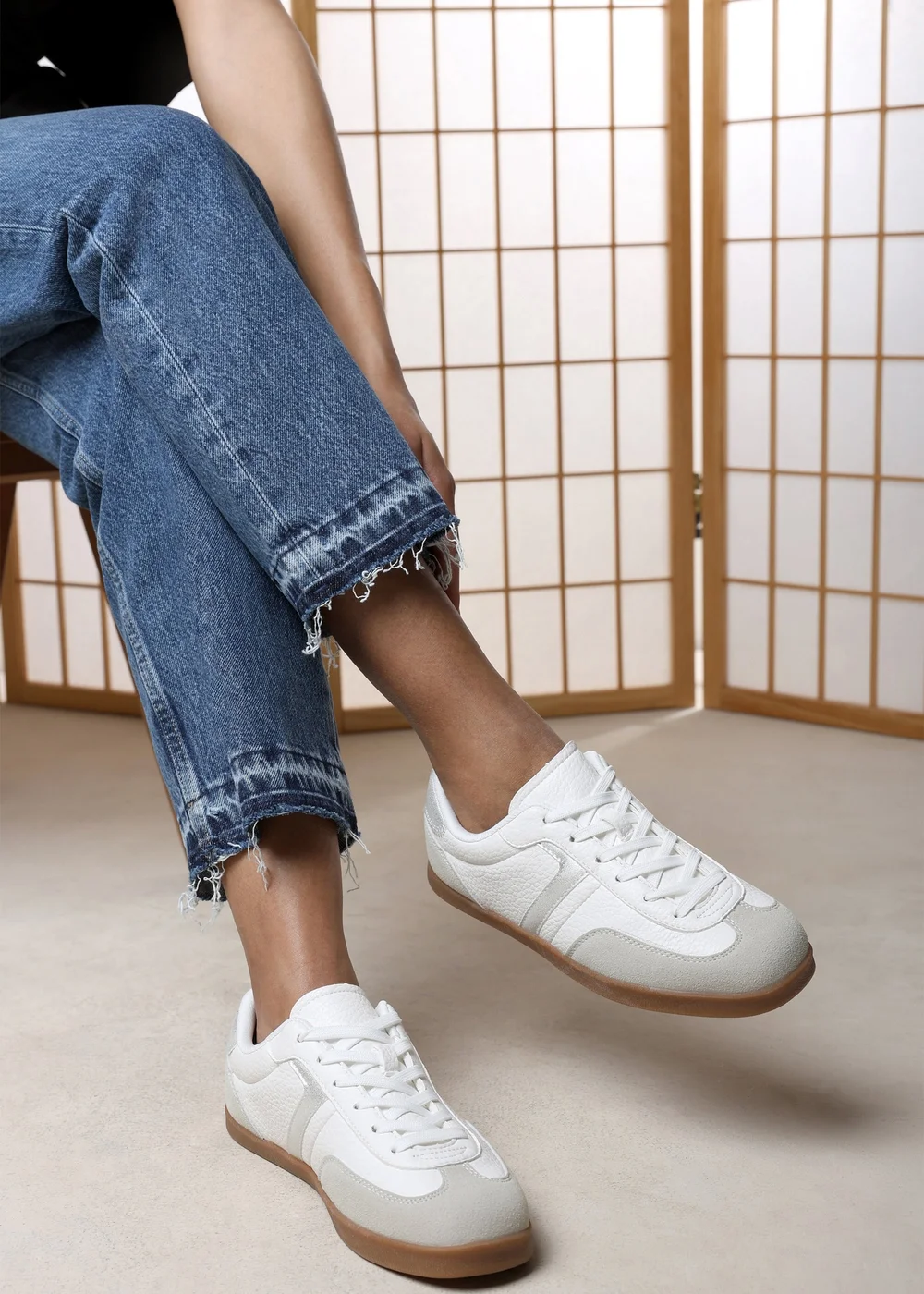Where's That From Ensley White Silver Low Profile Panel Detailed Trainer - Size 7 Image 6