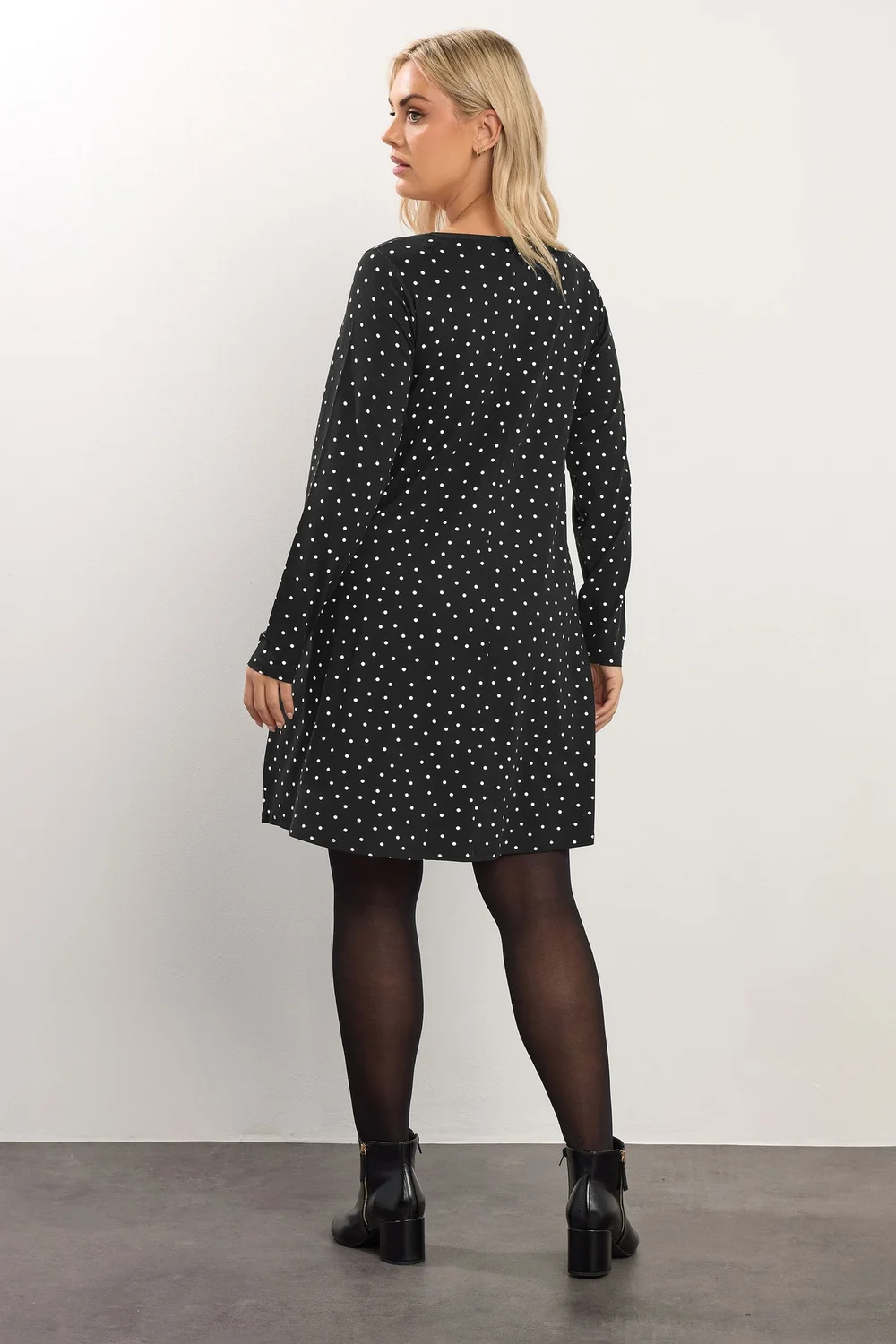 Yours Curve Black Polka Dot Pleat Front Dress - 16 Image 3