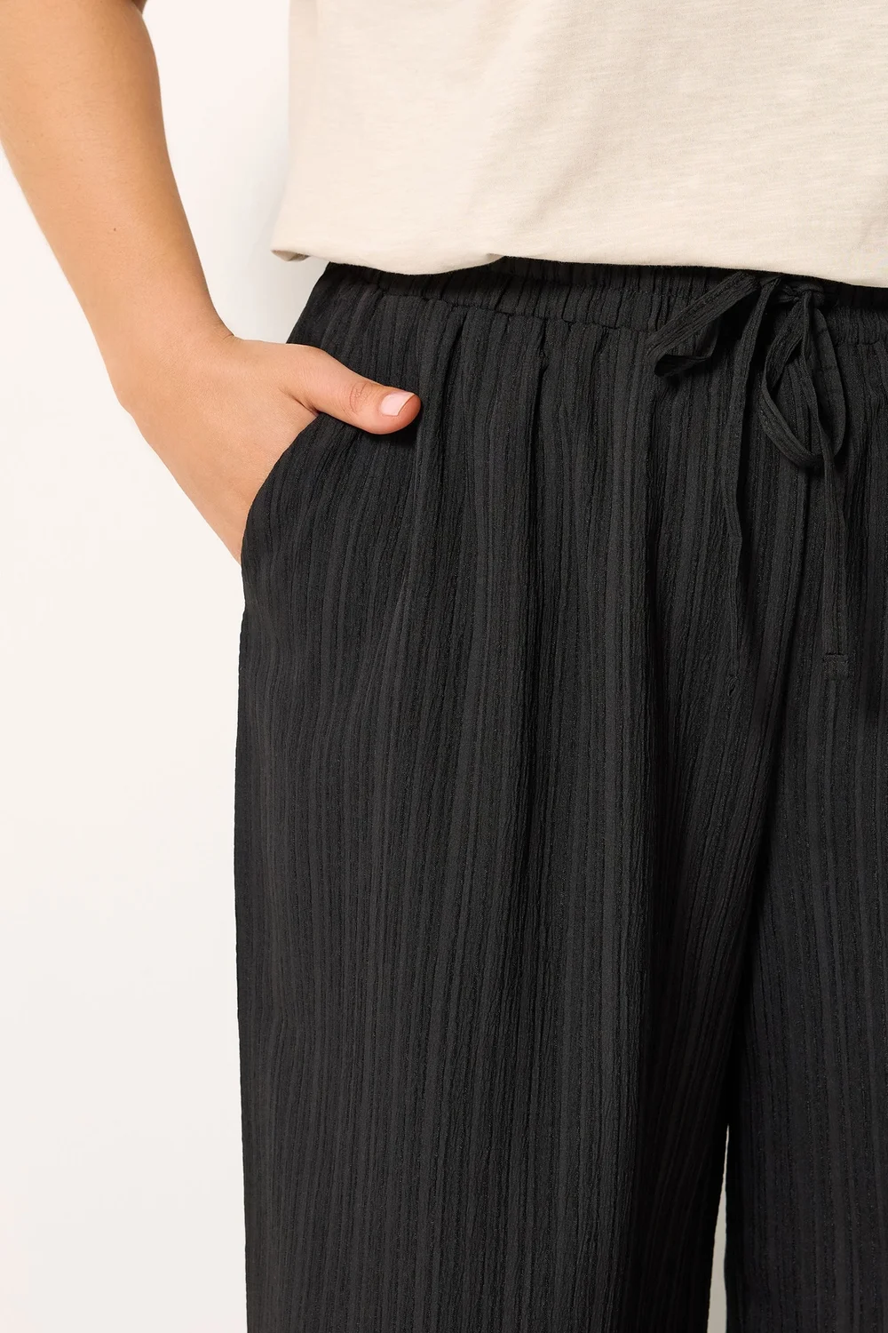 Yours Curve Black Wide Leg Textured Trousers - 18/L30 Image 4