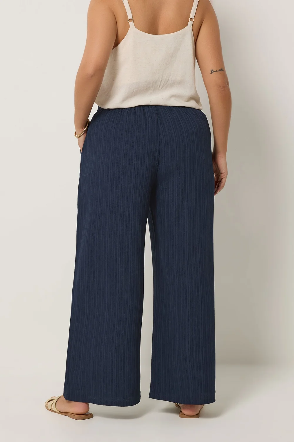 Yours Curve Navy Blue Wide Leg Textured Trousers - 26-28/L28 Image 3